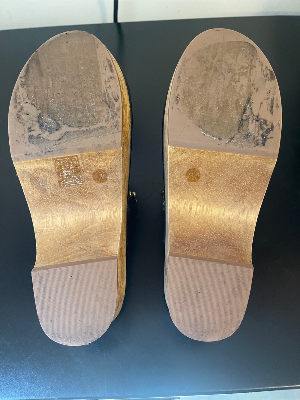 Tory Burch Black Leather Slip-On Mules with Gold Chain - Picture 7 of 8